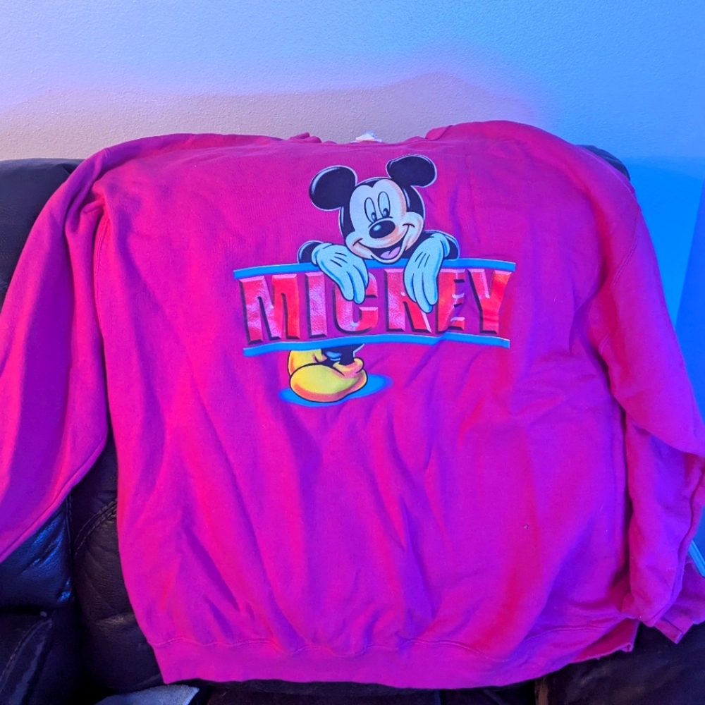Vintage Mickey mouse women's sweatshirt circa '90s/ Y2K